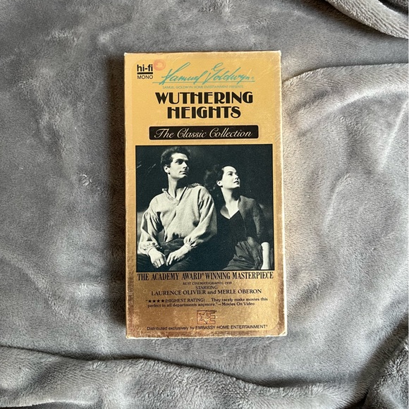 Wuthering Heights VHS 1987 Classic Collection Laurence Olivier 1939 - Picture 1 of 2